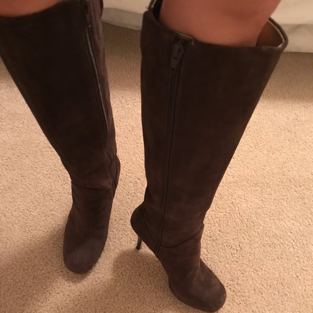 Boots - Picture 3 of 3